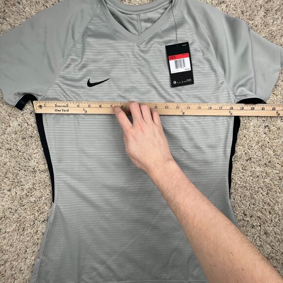 Nike Short Sleeve Shirt Womens Large Gray NWT V Neck Athletic Polyester - Picture 3 of 8